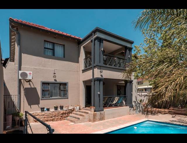 12 BEDROOM HOUSE FOR SALE IN KENSINGTON